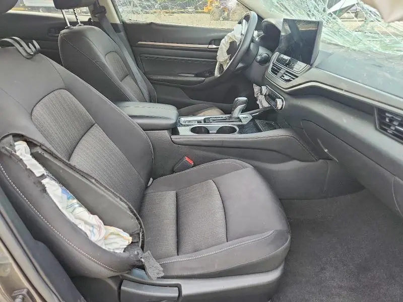 2023 NISSAN ALTIMA SV  