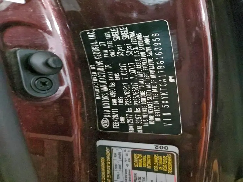 2011 KIA SORENTO BASE  