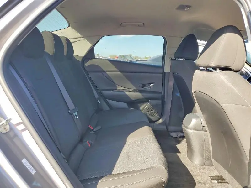 2021 HYUNDAI ELANTRA SE  