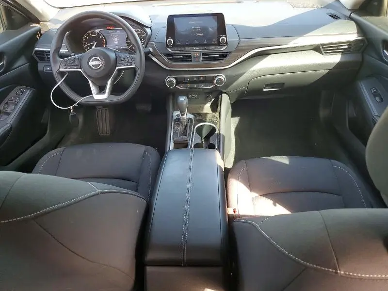 2024 NISSAN ALTIMA SV  