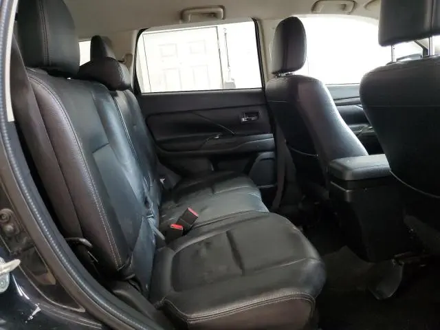 2016 MITSUBISHI OUTLANDER SE