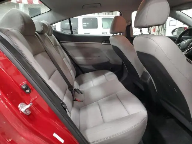 2018 HYUNDAI ELANTRA SE  