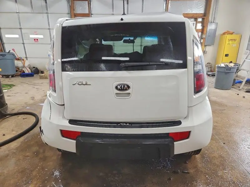 2011 KIA SOUL +  
