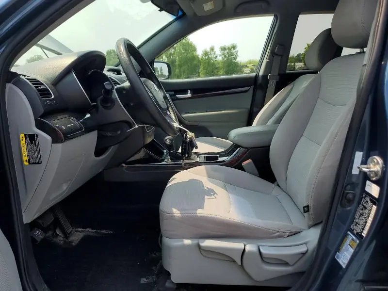 2014 KIA SORENTO LX  