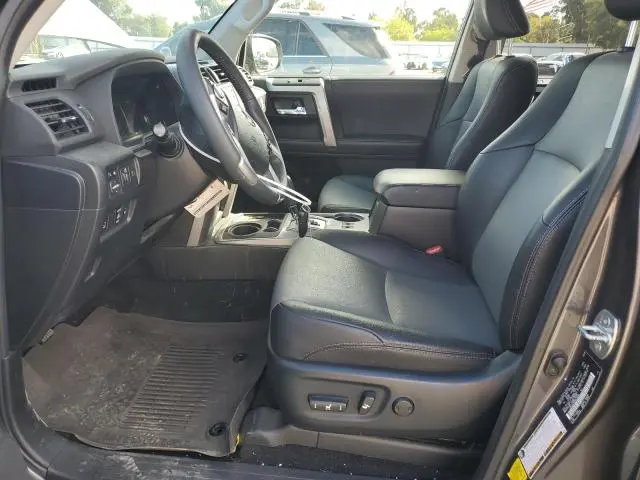 2022 TOYOTA 4RUNNER SR5  