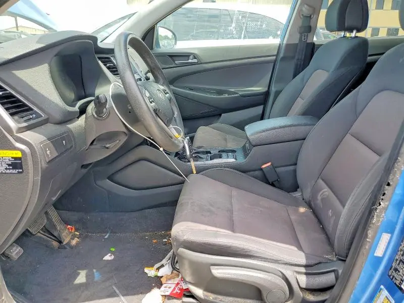 2017 HYUNDAI TUCSON SE  