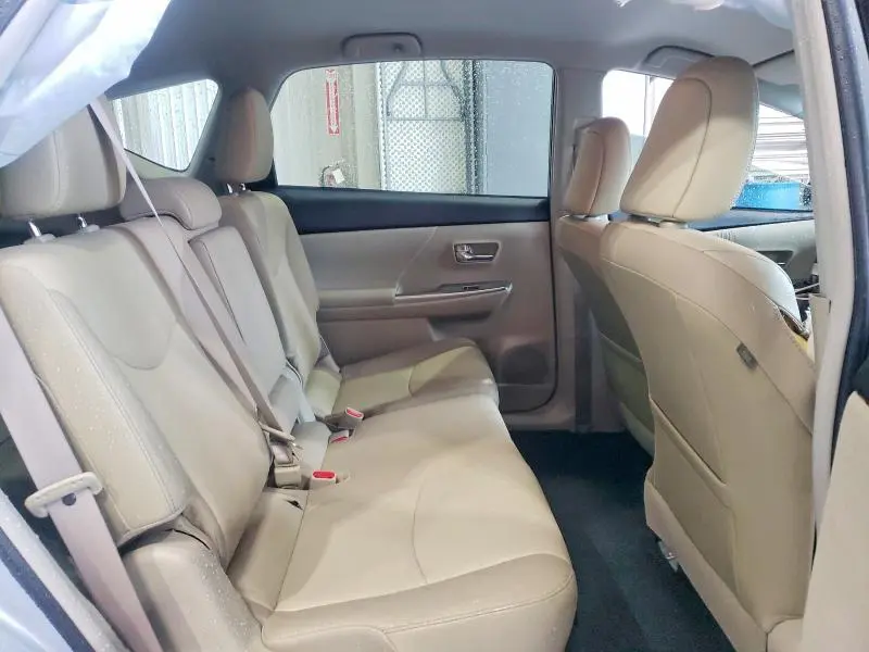 2015 TOYOTA PRIUS V FOUR  