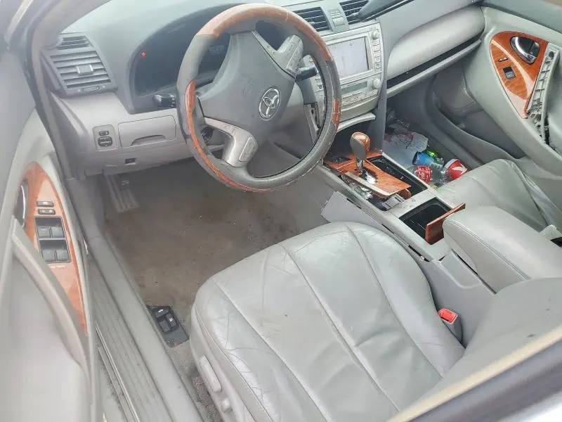 2010 TOYOTA CAMRY XLE  