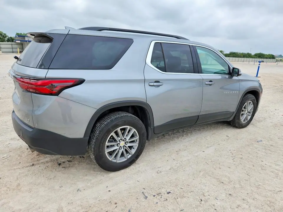 2023 CHEVROLET TRAVERSE LT  