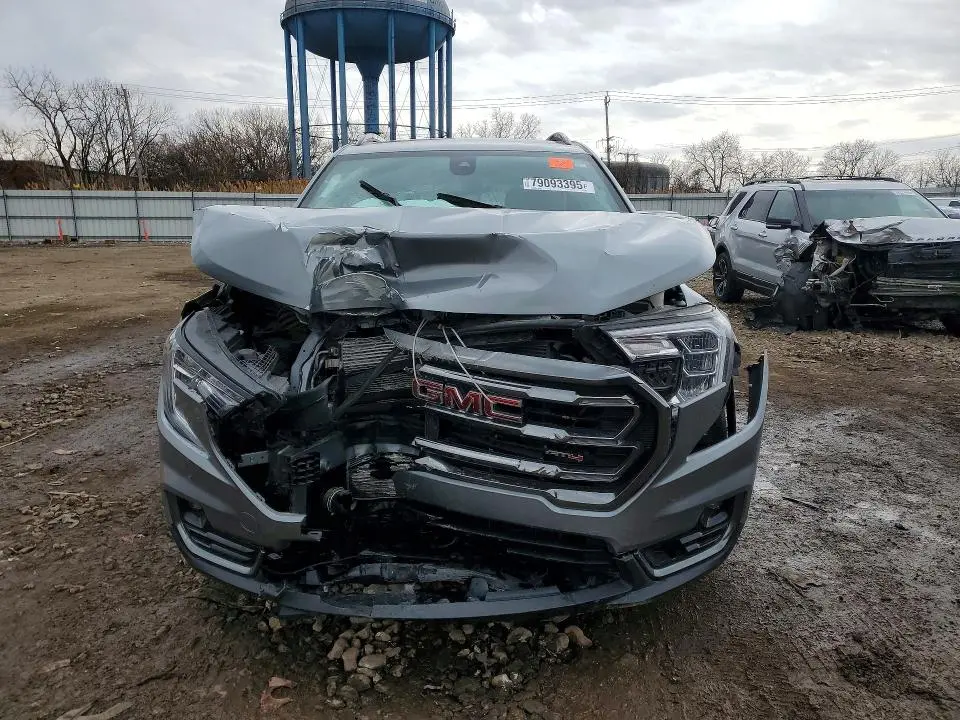 2024 GMC TERRAIN AT4  