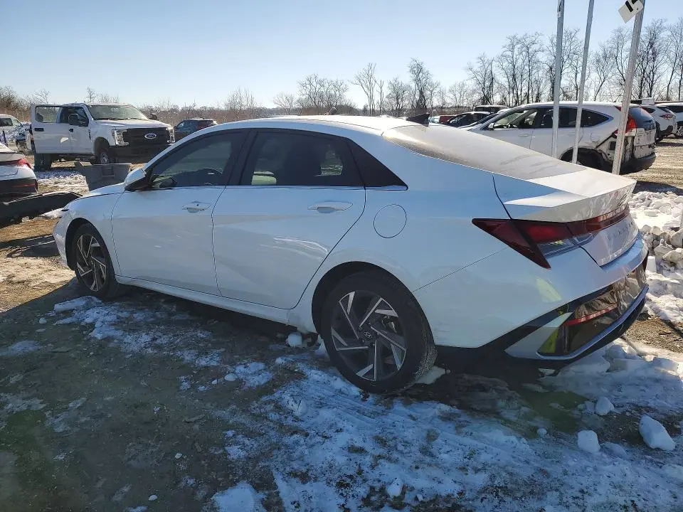2025 HYUNDAI ELANTRA SEL  