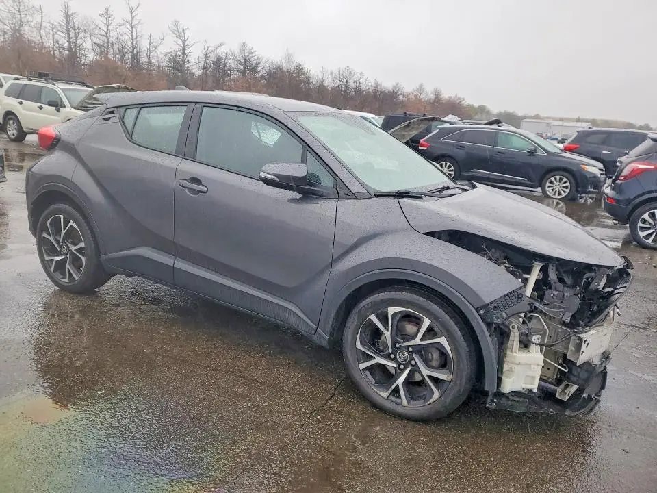 2019 TOYOTA C-HR XLE  