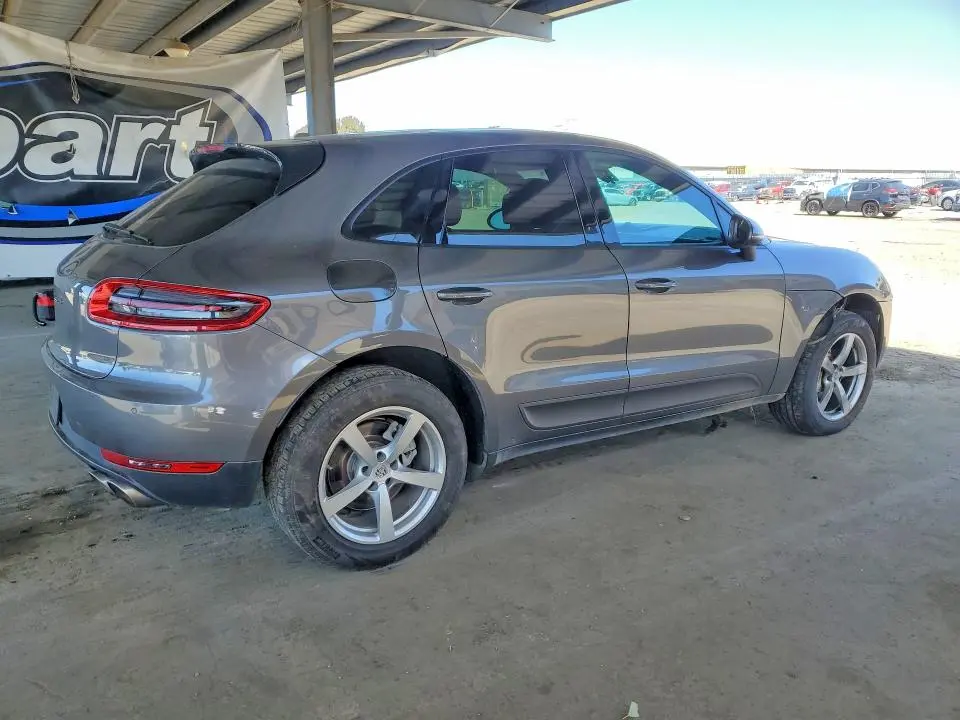 2015 PORSCHE MACAN   