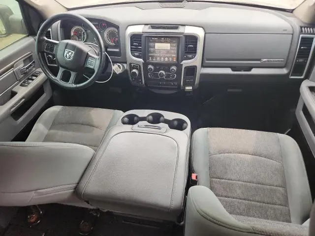 2016 RAM 1500 SLT  