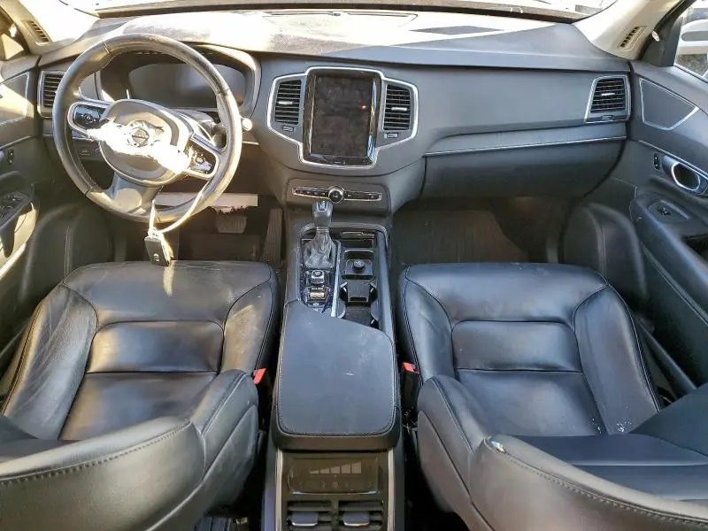 2020 VOLVO XC90 T5 MOMENTUM  