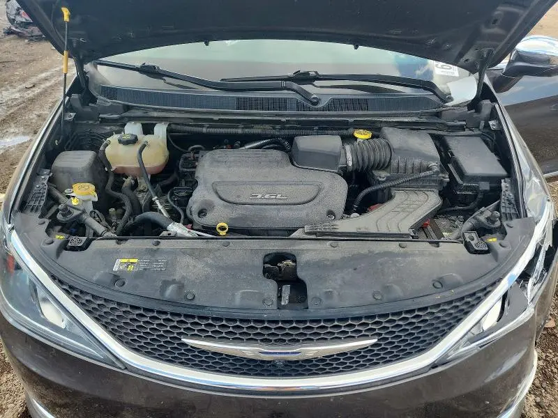 2017 CHRYSLER PACIFICA LIMITED  