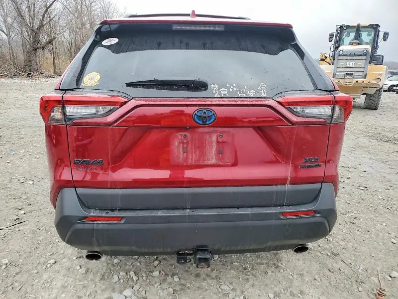 2024 TOYOTA RAV4 XLE  