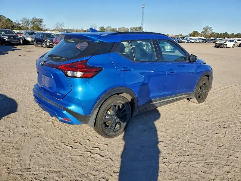 2024 NISSAN KICKS SR  