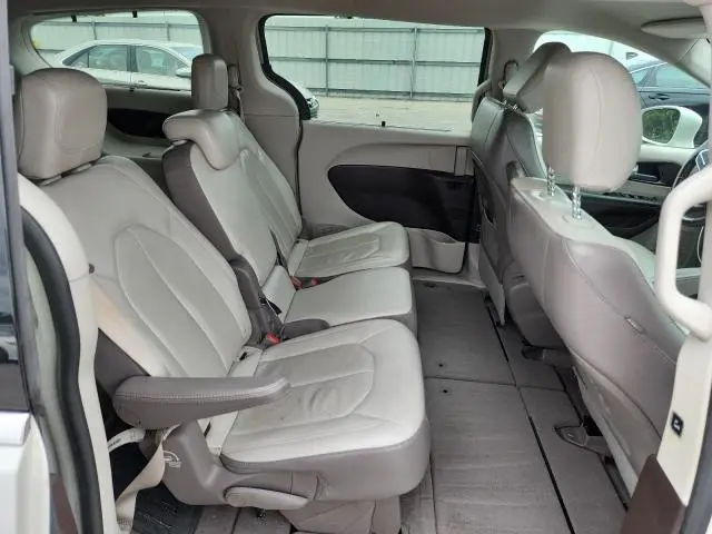 2017 CHRYSLER PACIFICA TOURING L  