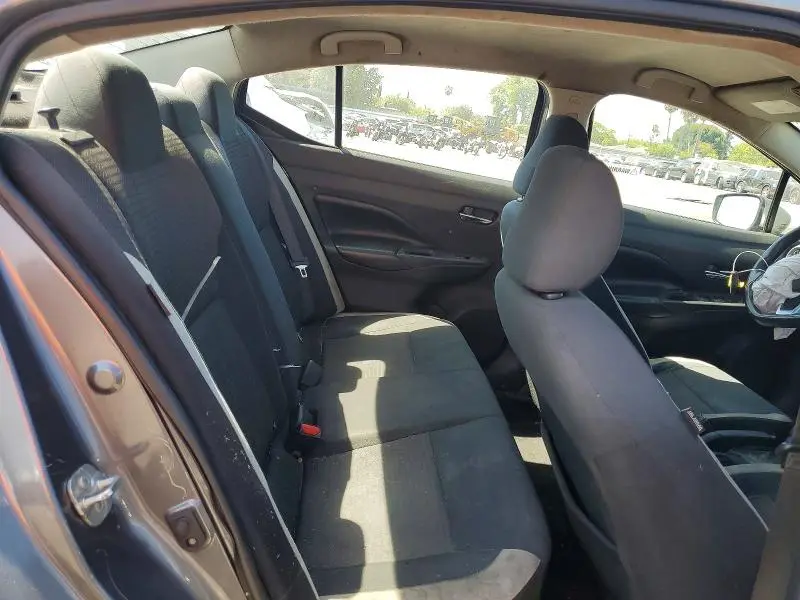 2020 NISSAN VERSA SV  