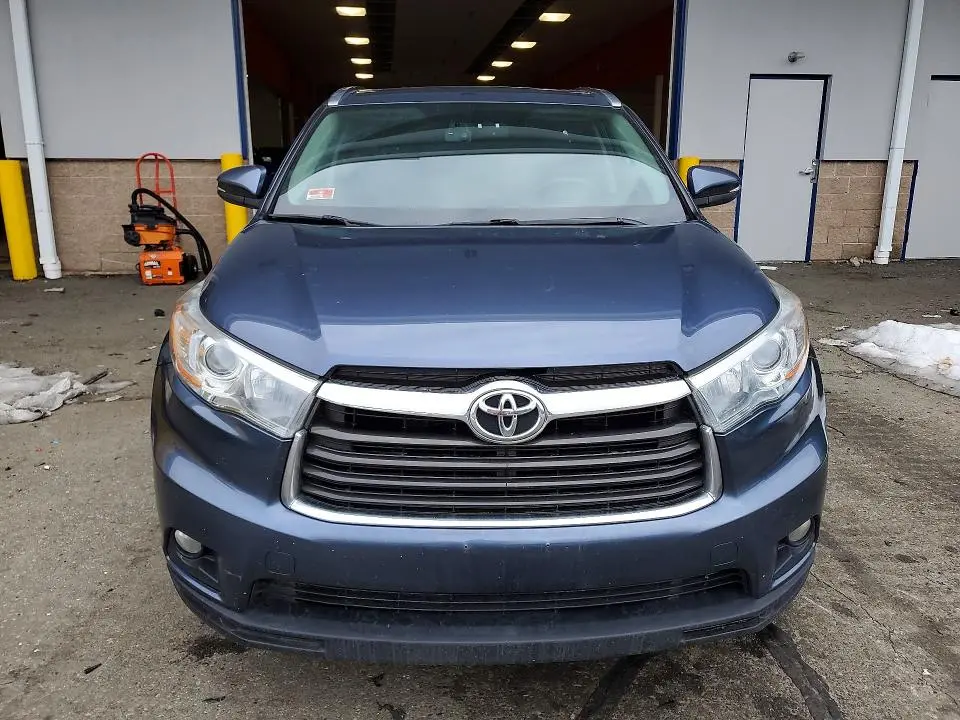 2016 TOYOTA HIGHLANDER XLE  