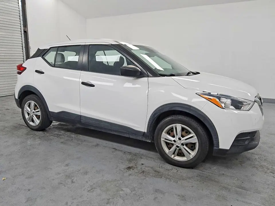 2020 NISSAN KICKS S  