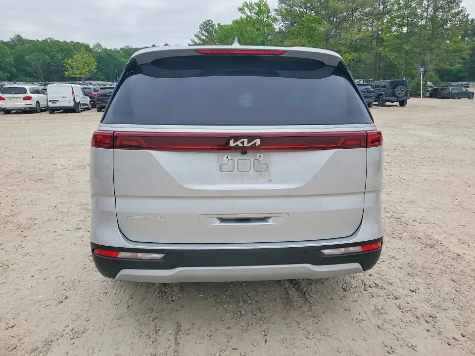 2023 KIA CARNIVAL LX  