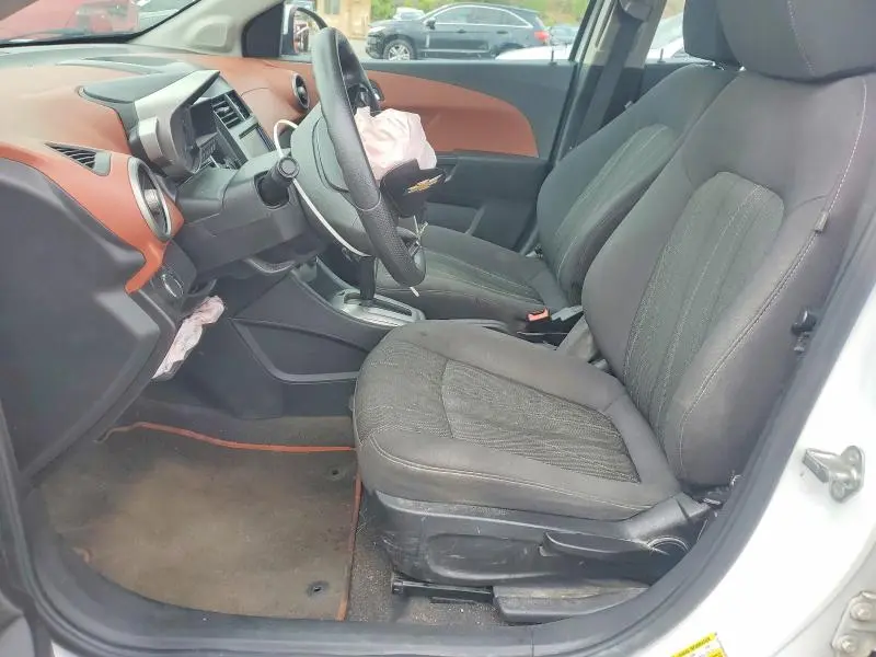 2016 CHEVROLET SONIC LT  