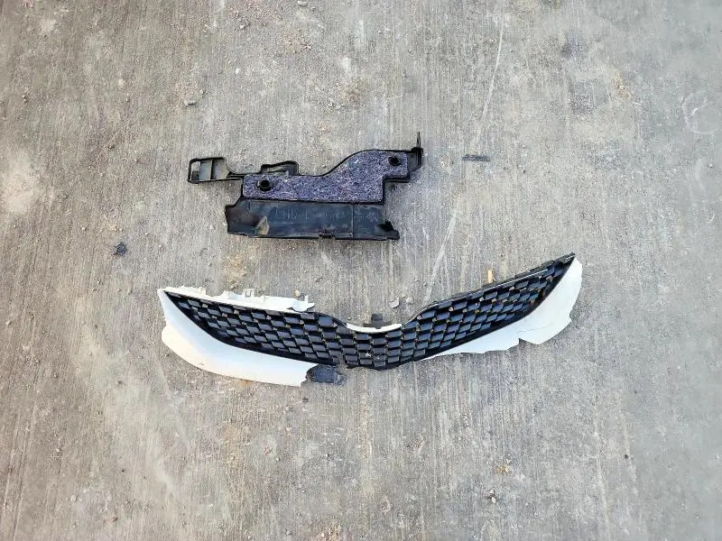 2010 TOYOTA YARIS BASE  