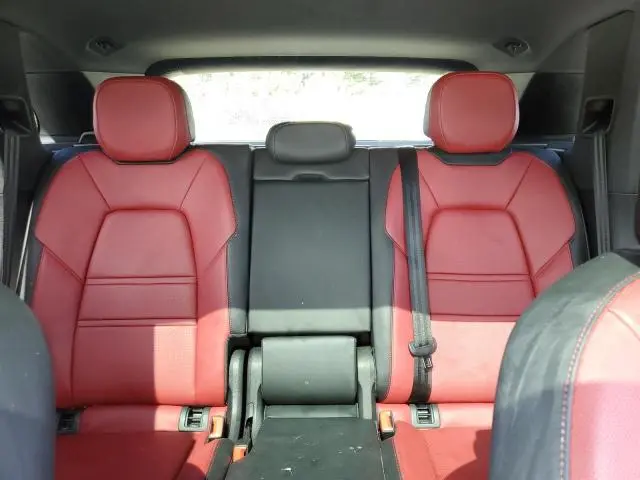 2024 PORSCHE CAYENNE   