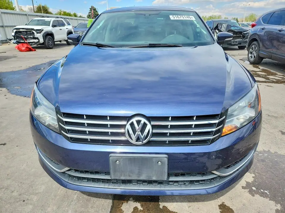 2015 VOLKSWAGEN PASSAT SE  