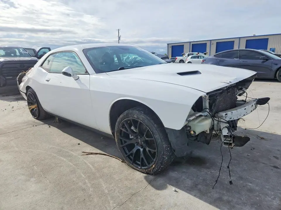 2015 DODGE CHALLENGER SXT  