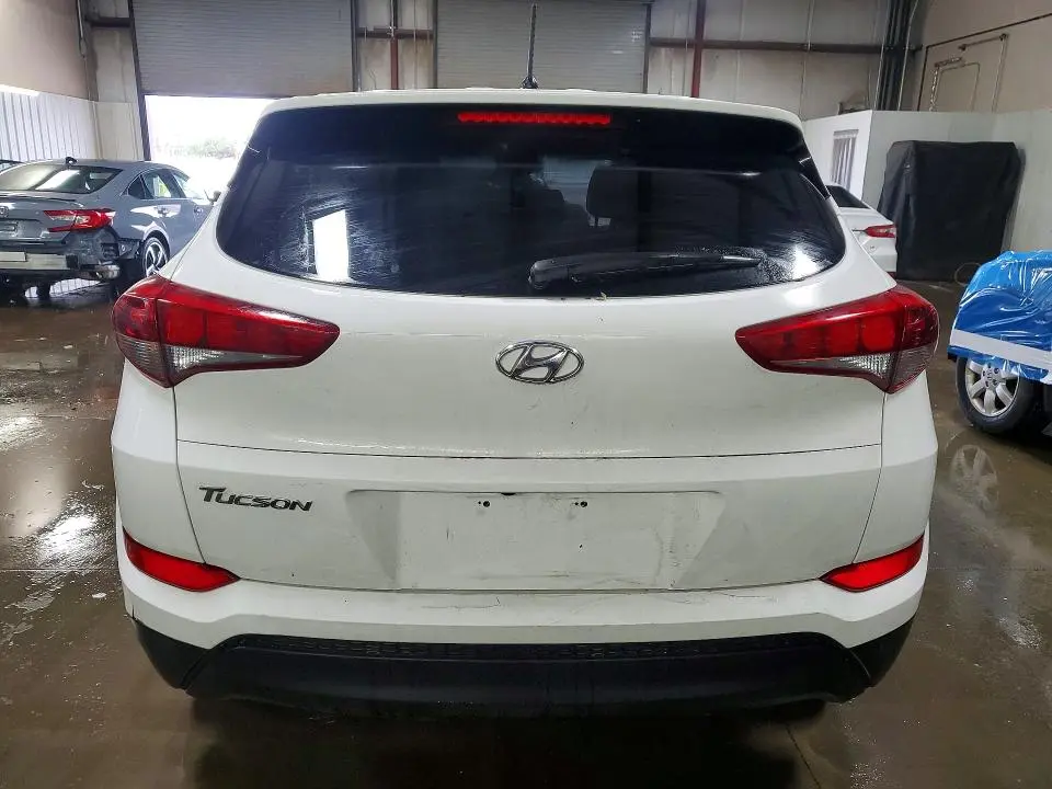 2018 HYUNDAI TUCSON SE  