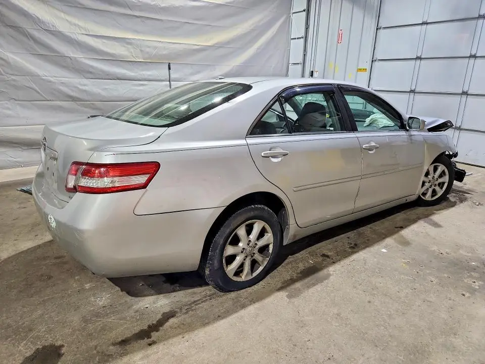 2011 TOYOTA CAMRY LE  
