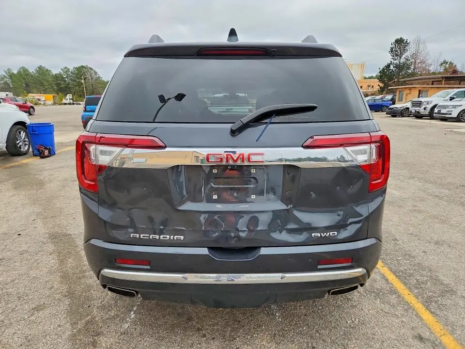 2022 GMC ACADIA DENALI  