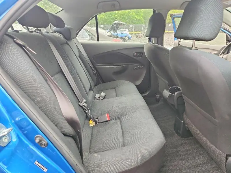2010 TOYOTA YARIS BASE  