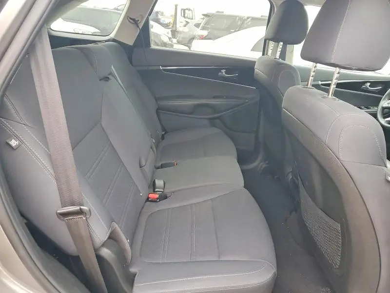 2019 KIA SORENTO LX V6  