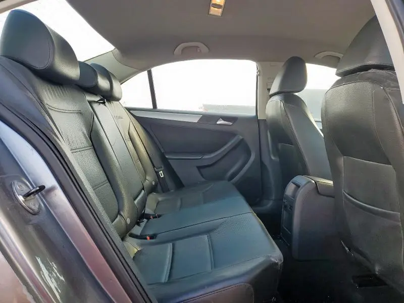 2013 VOLKSWAGEN JETTA SE  