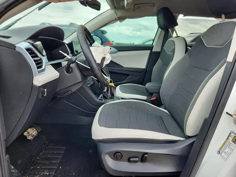 2025 VOLKSWAGEN TAOS SE  