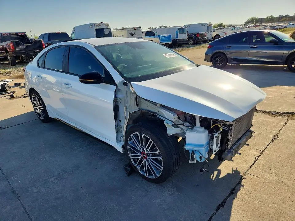 2023 KIA FORTE GT  