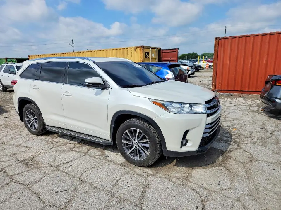 2018 TOYOTA HIGHLANDER XLE  
