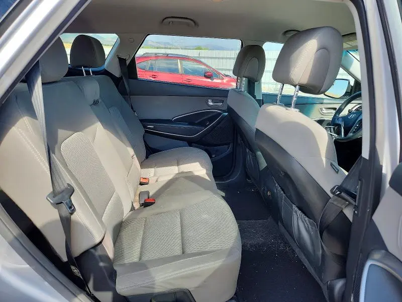 2017 HYUNDAI SANTA FE SE  