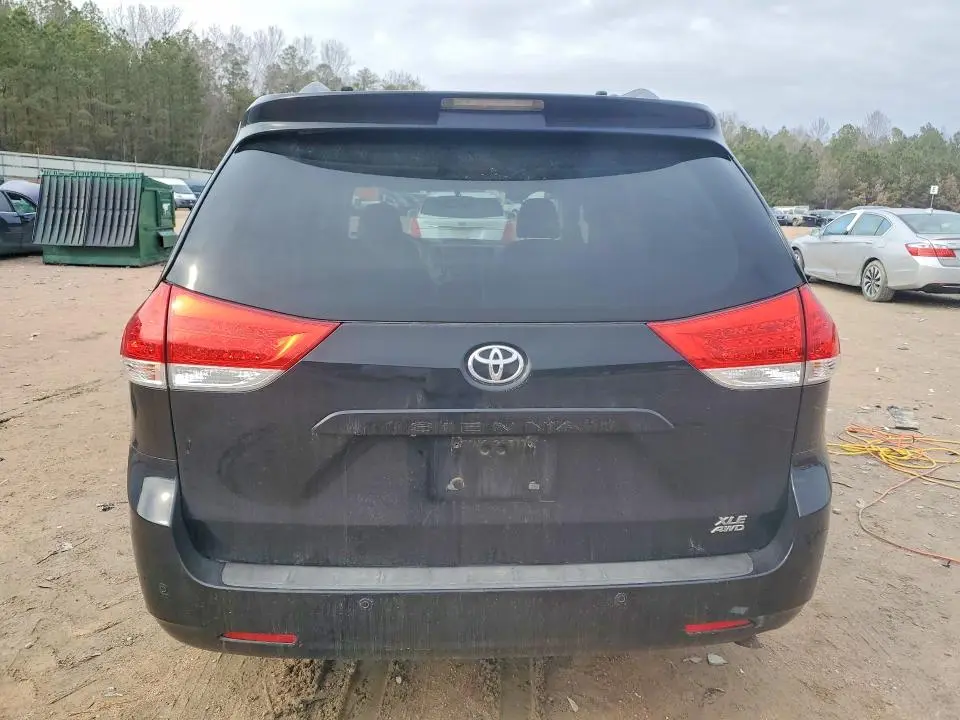 2013 TOYOTA SIENNA XLE 7-PASSENGER  