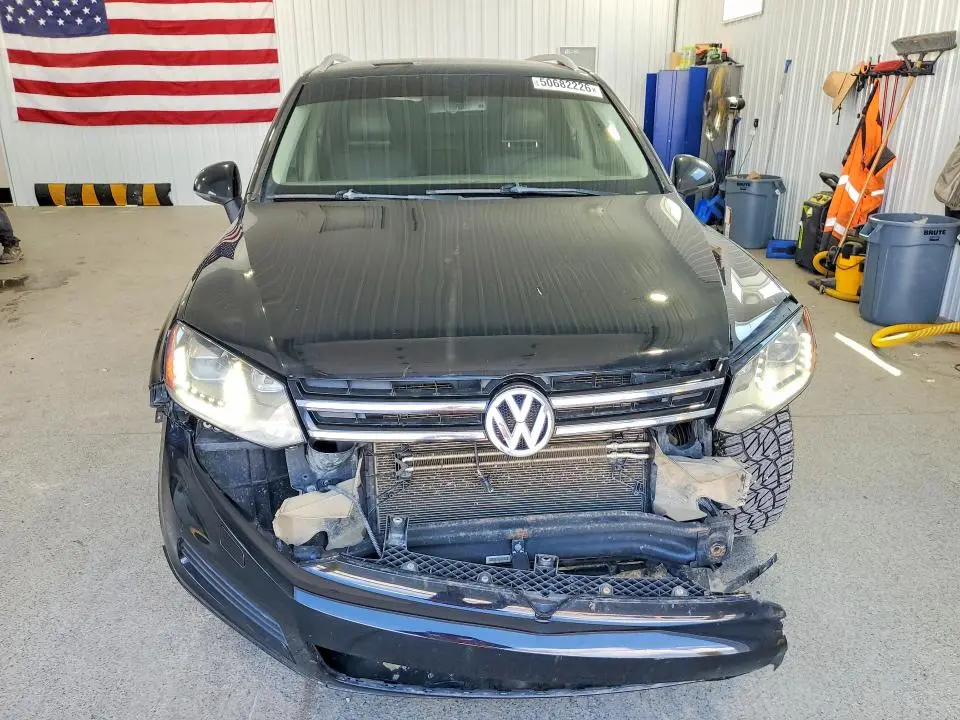 2013 VOLKSWAGEN TOUAREG V6  