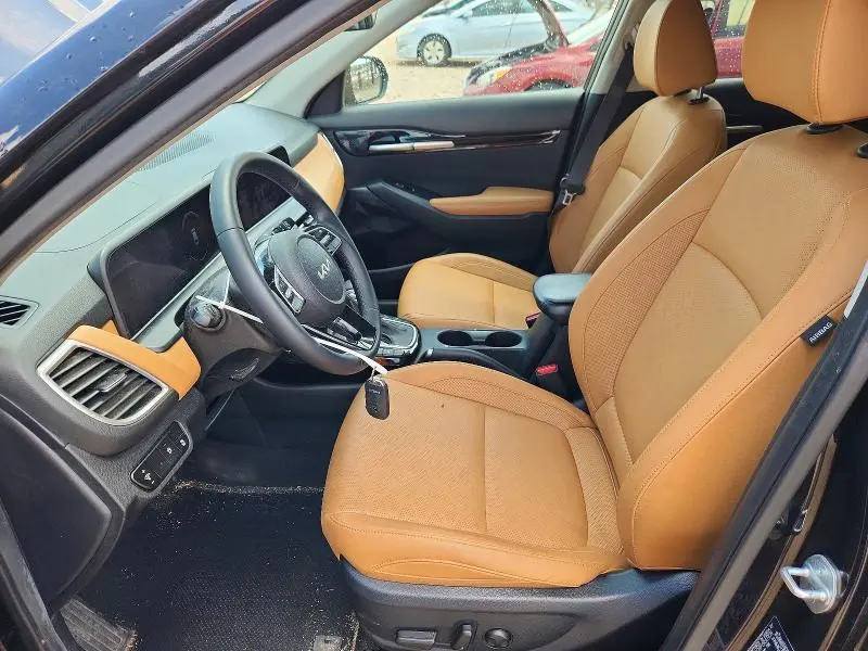 2024 KIA SELTOS EX  