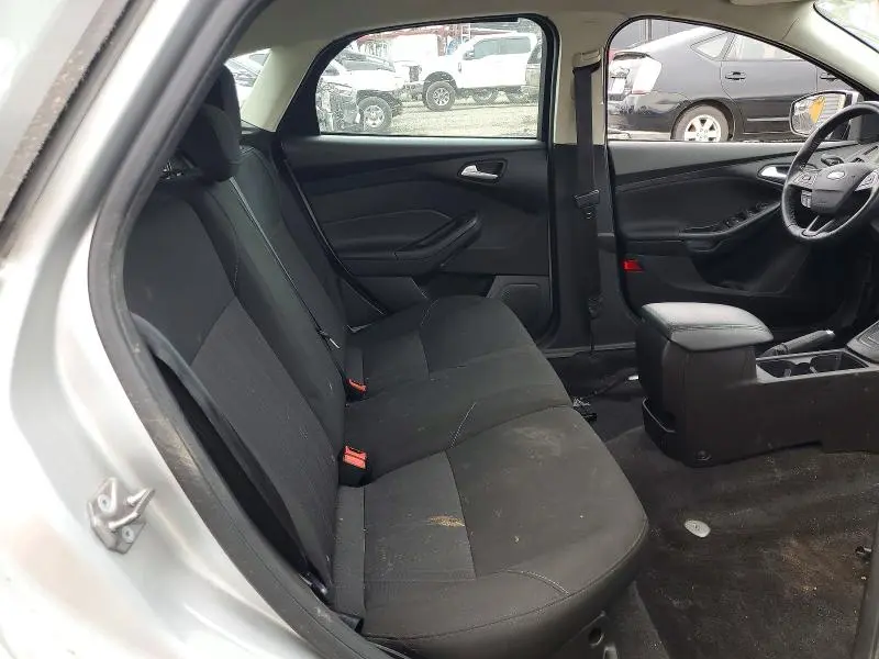 2017 FORD FOCUS SE  