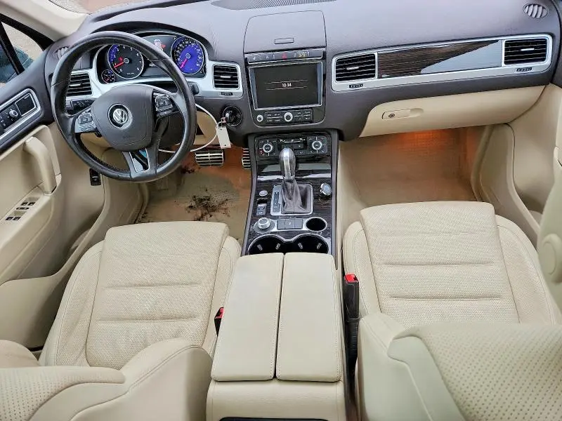 2017 VOLKSWAGEN TOUAREG EXECUTIVE  