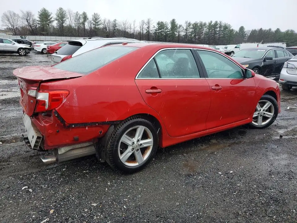 2014 TOYOTA CAMRY SE  