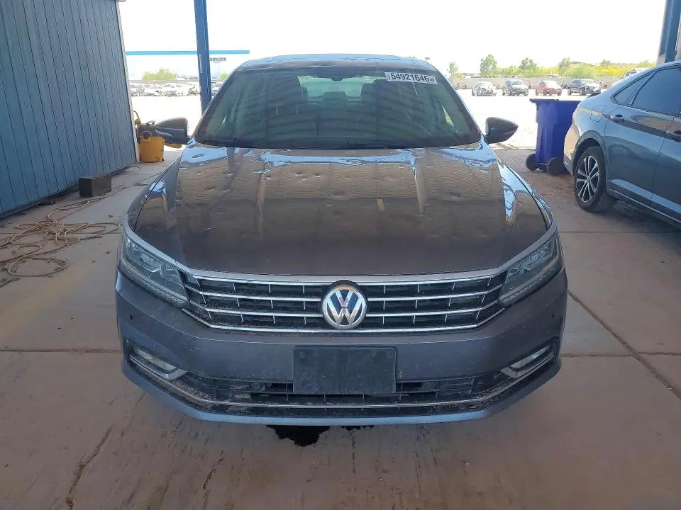 2018 VOLKSWAGEN PASSAT SE  