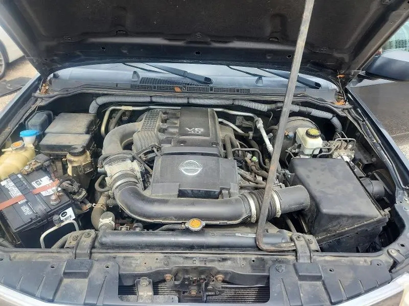 2010 NISSAN FRONTIER CREW CAB XE  